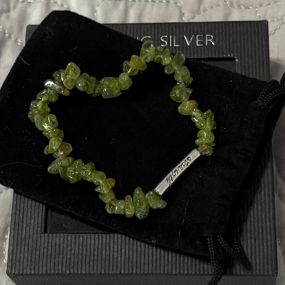 Natural Peridot Freeform Chip Bead Stretchy String Sterling Silver Bracelet - Picture 5 of 6